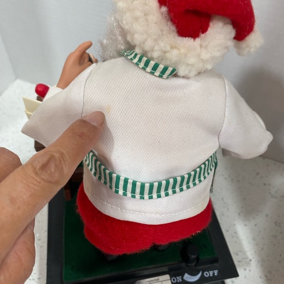 Vintage 1993 Santa’s Workshop Lighted Musical by Holiday Creations - Picture 4 of 14